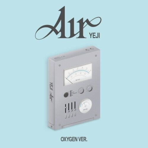 Yeji ( Itzy ): Air - Oxygen - incl. 32pg Photobook, Envelope, 2x Arcylic Keyrings, 2-Cut Photo, Air Card, Photocard, 3 Stickers + 2 Postcards - CD