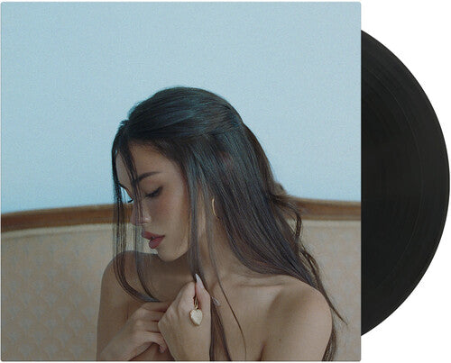 Madison Beer: locket / RECORD